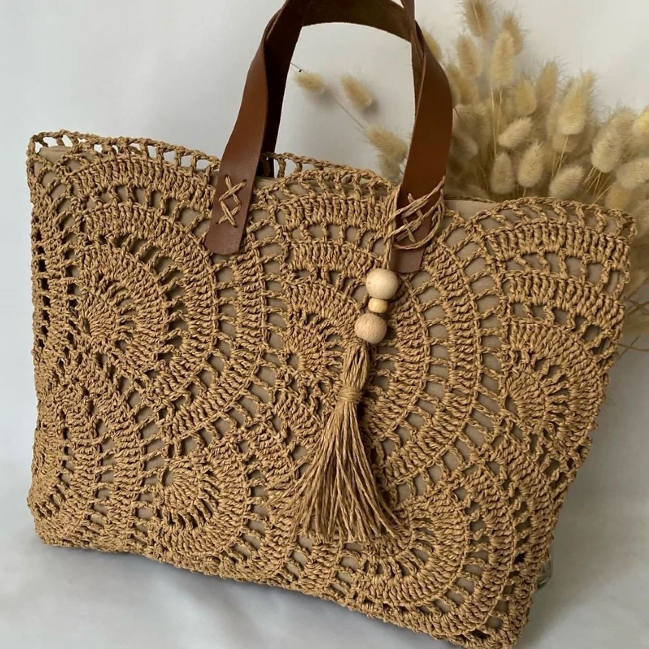 Élégant sac à main en raphia tissé à la main – Confectionné avec du fil en papier doux