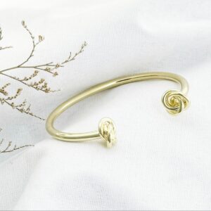 Bracelet Élégant Style Nœud – Finition Non Décolorante & Hypoallergénique, Usage Quotidien en Doré