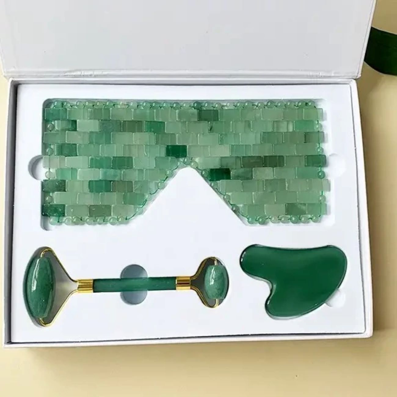Rouleau facial en aventurine avec Gua Sha et masque pour les yeux