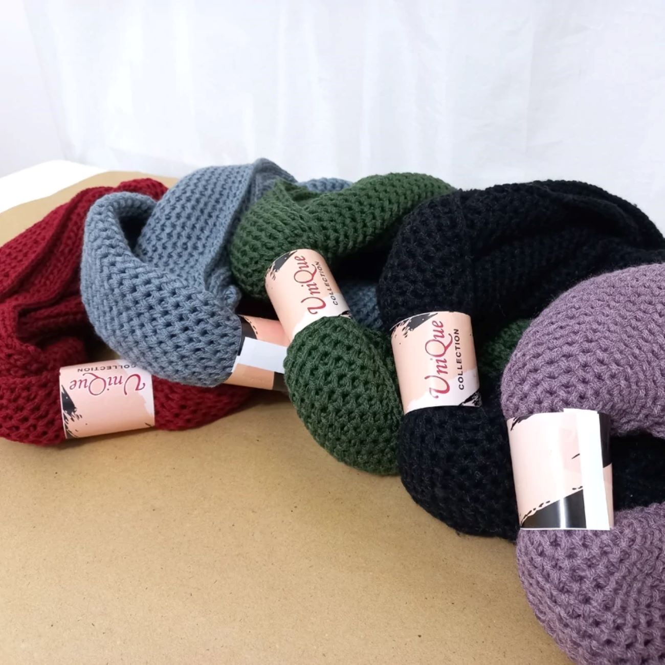 Foulard col tissé à la main – Parfait pour les temps froids et les superpositions