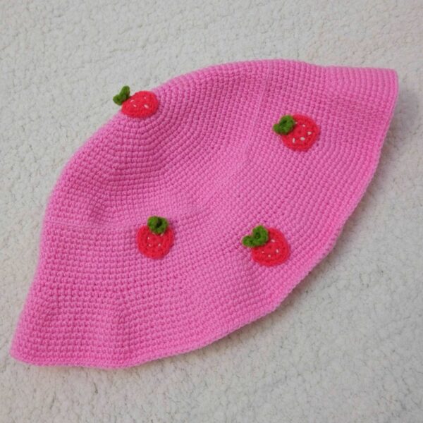 Chapeau Seau Crochet Fraise Rose – Adapté aux Activités de Plein Air et aux Événements Musicaux