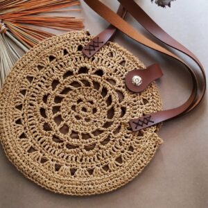 Sac en raphia crocheté avec du fil en papier – Léger et résistant