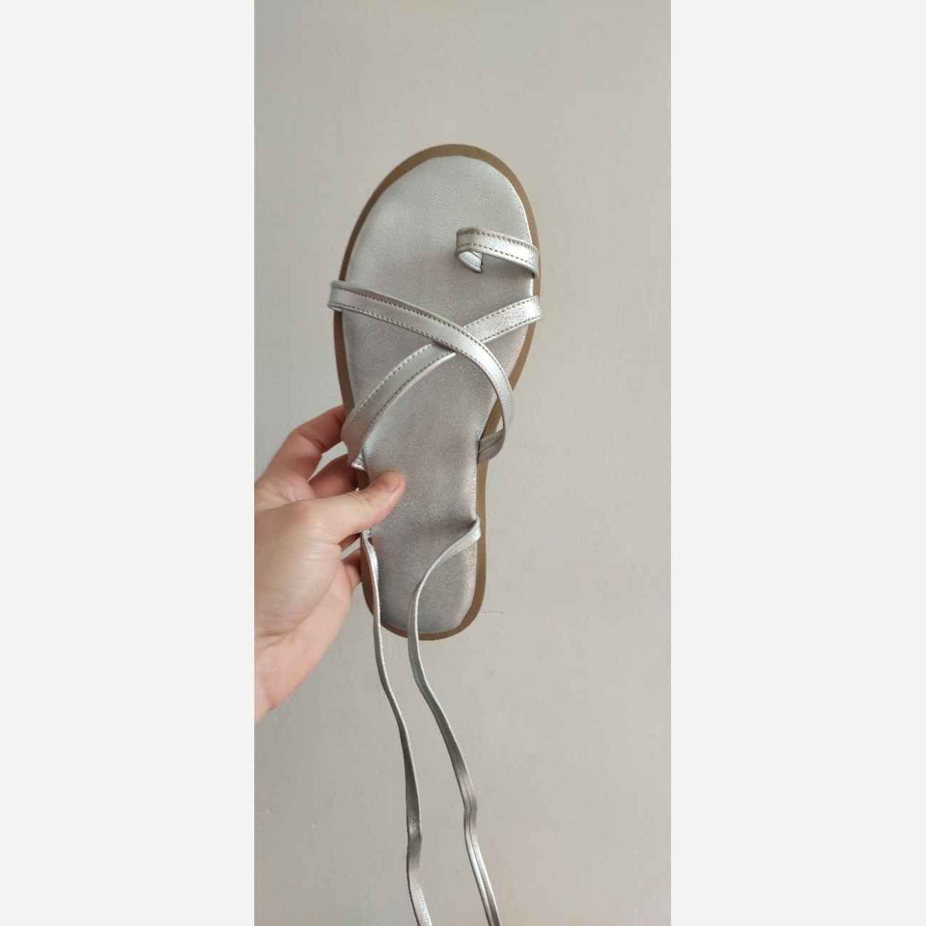 Sandale gladiateur confortable à lacets – Design tendance et durable en argenté
