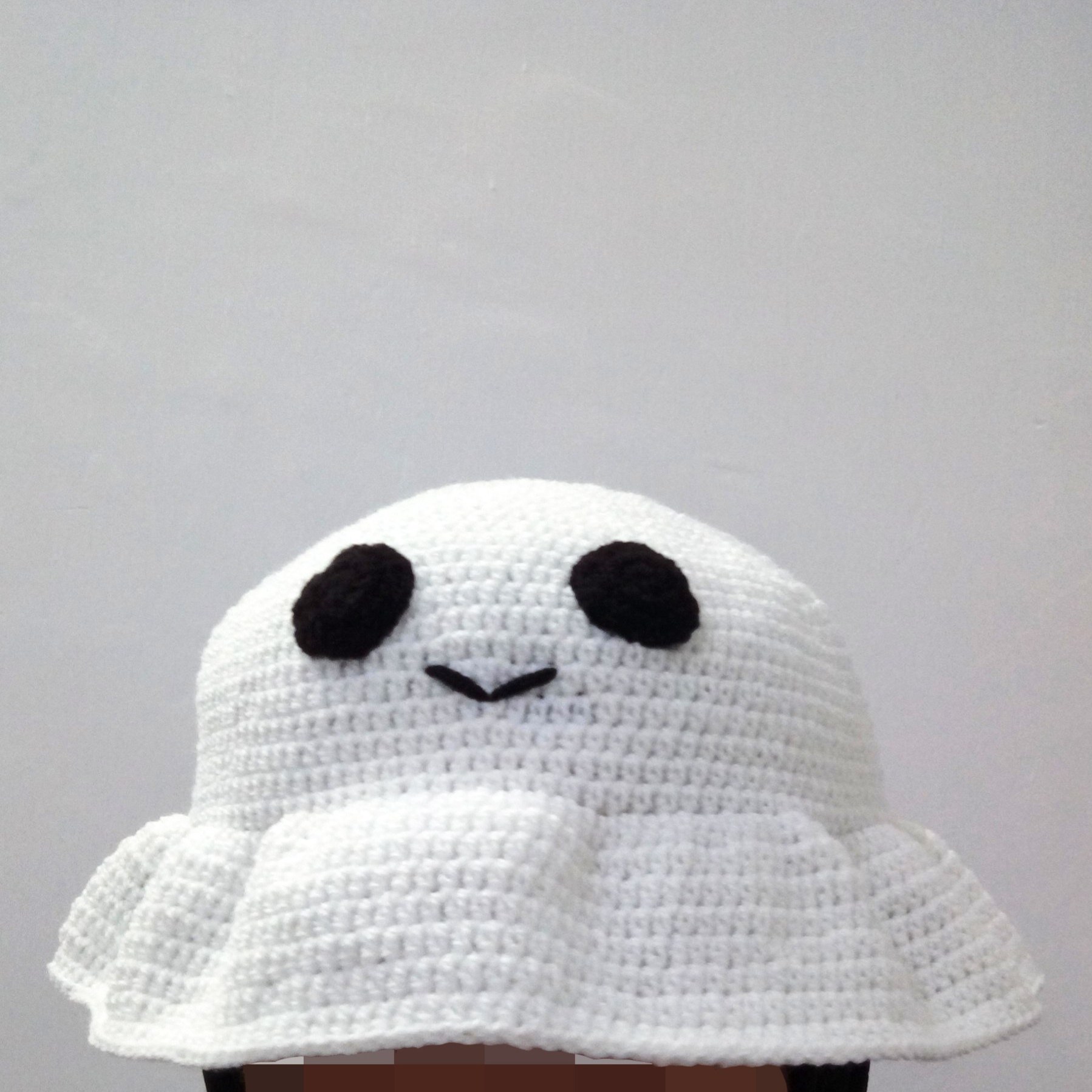 Chapeau Bob en Crochet Fait Main avec Design Fantôme Souriant Mignon