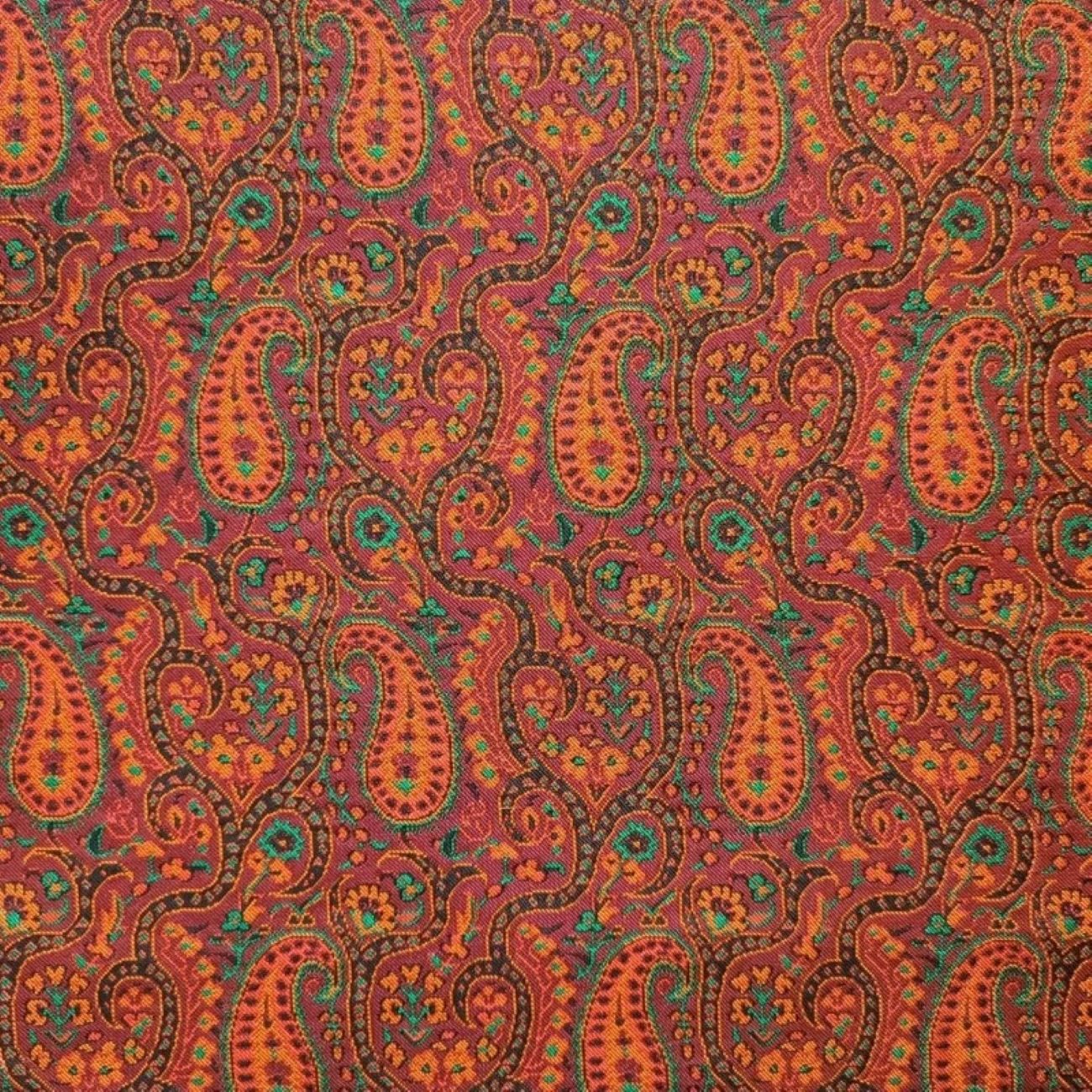 Découvrez la beauté intemporelle du tissu Termeh : un héritage de l’artisanat et du patrimoine persan