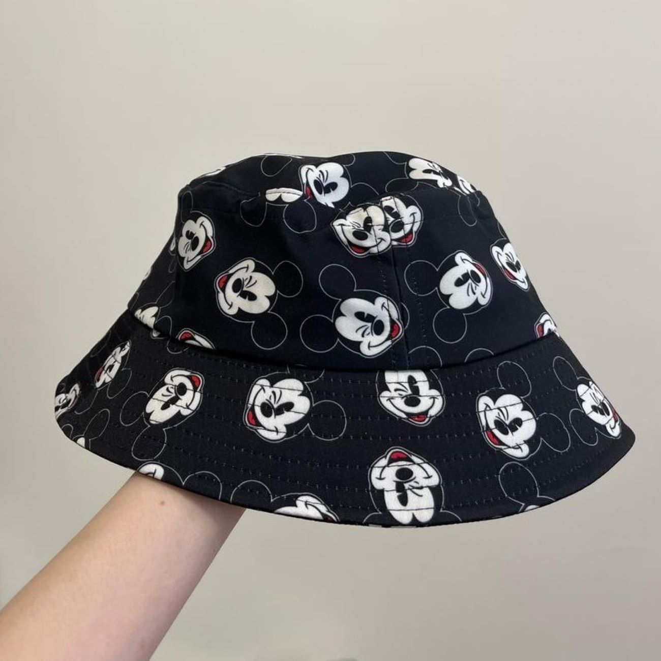 Chapeau Bob Disney Mickey Mouse – Convient à Tous les Âges pour un Style Décontracté et Amusant