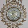 Horloge murale élégante en laiton avec grand cadran de 28 cm et détails en gemmes – une touche vintage raffinée