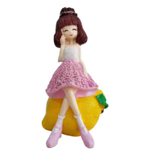 Figurine Peinte à la Main Leilpar – Fille au Motif Citron, Idéale pour Décoration & Cadeau