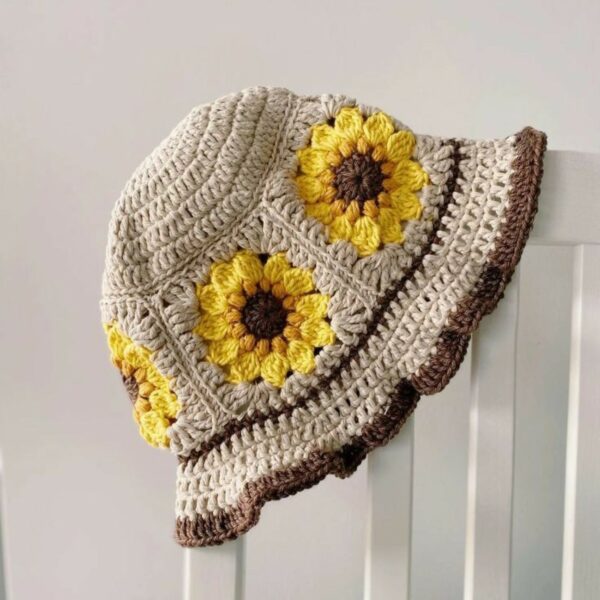 Chapeau seau au crochet tournesol – Doux et élégant