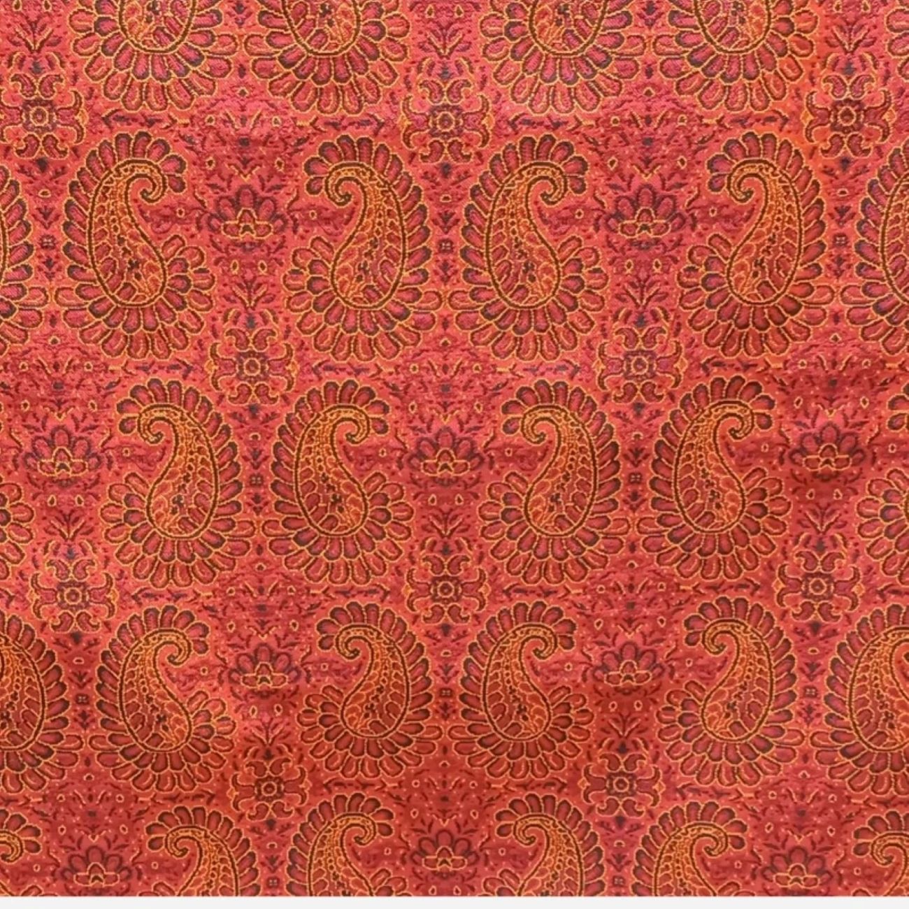 Splendeur du Termeh : textiles persans faits main incarnant l’âme d’une tradition intemporelle
