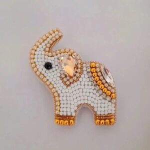 Broche éléphant perlée vive – belle et joyeuse
