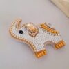 Broche éléphant perlée vive – belle et joyeuse